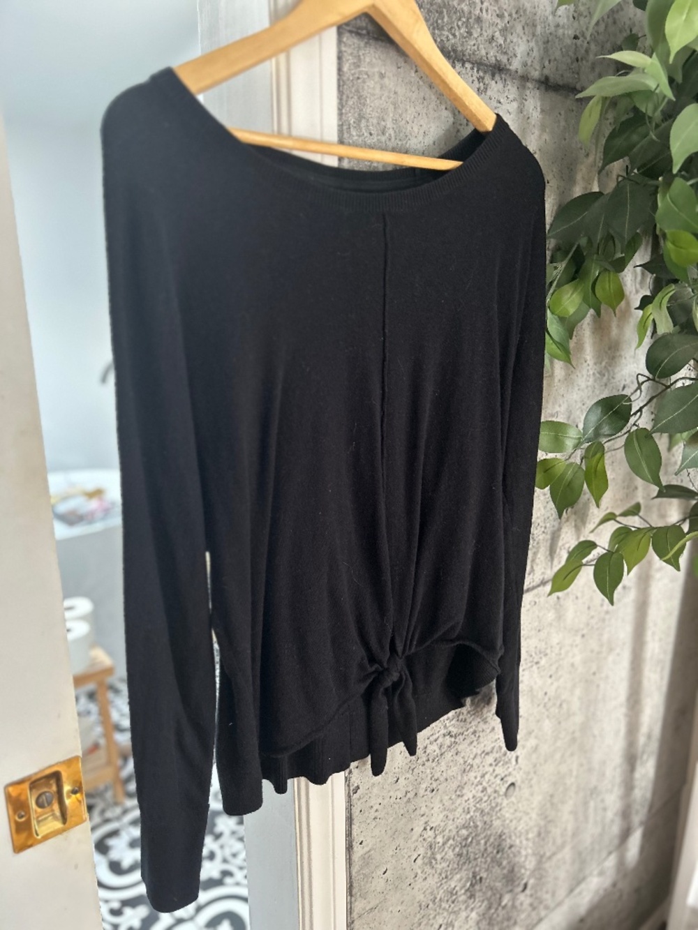 Style & Co Black tie front Top M